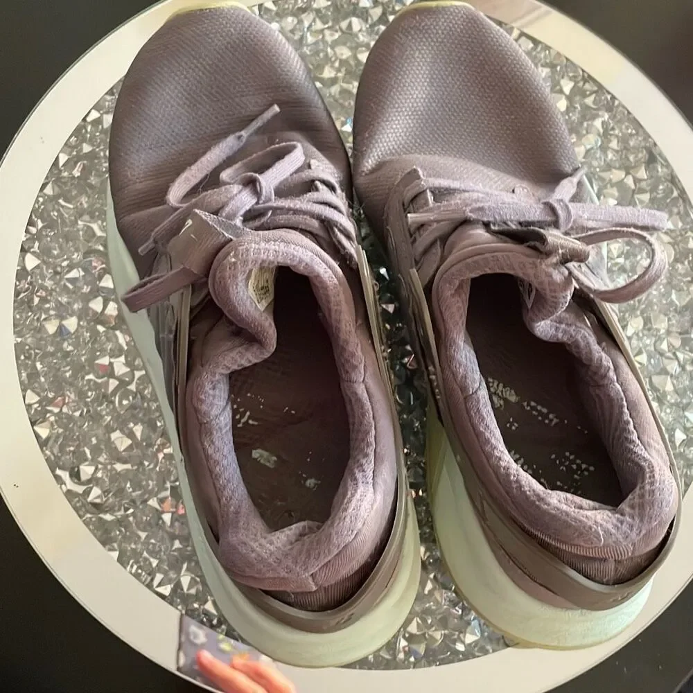 New balance Mint green grey jogging running sneakers women’s size 7.5 preowned